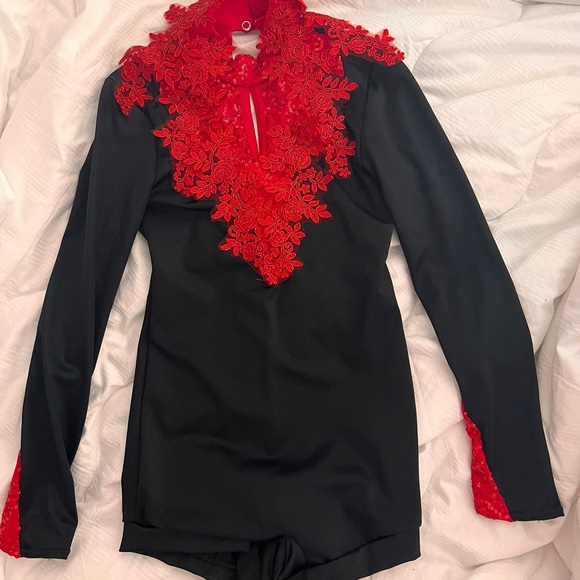 Multiple styles: Dance Costumes Offers Welcome - Picture 6 of 16